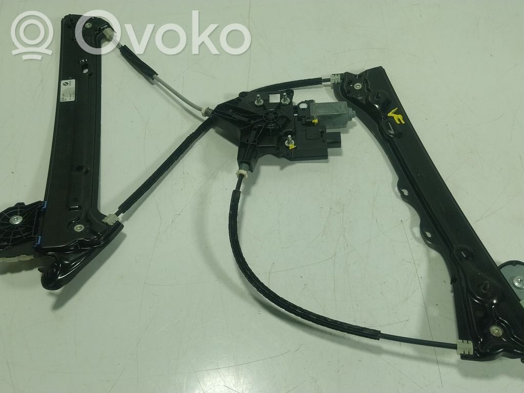 BMW 2 F46 Manualny podnośnik szyby drzwi przednich 