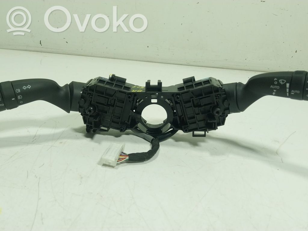 Interruptor de control del panel de luces   8432902040,02D7017J910,8465202A50