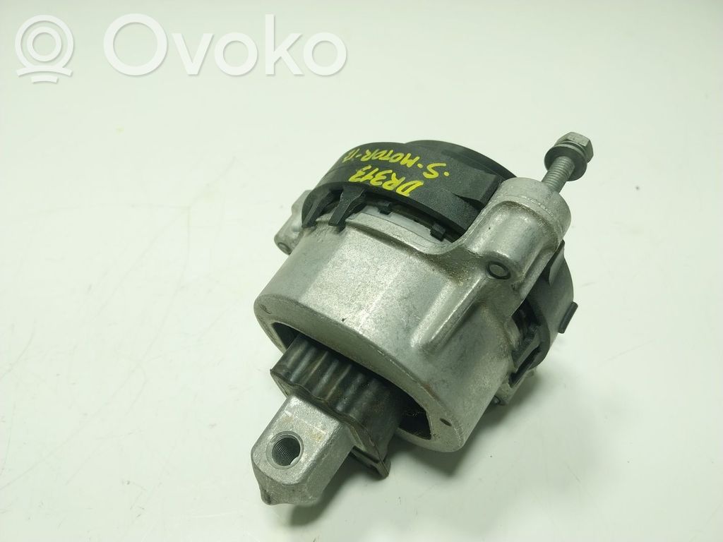 BMW 5 G30 G31 G38 Engine mount bracket 