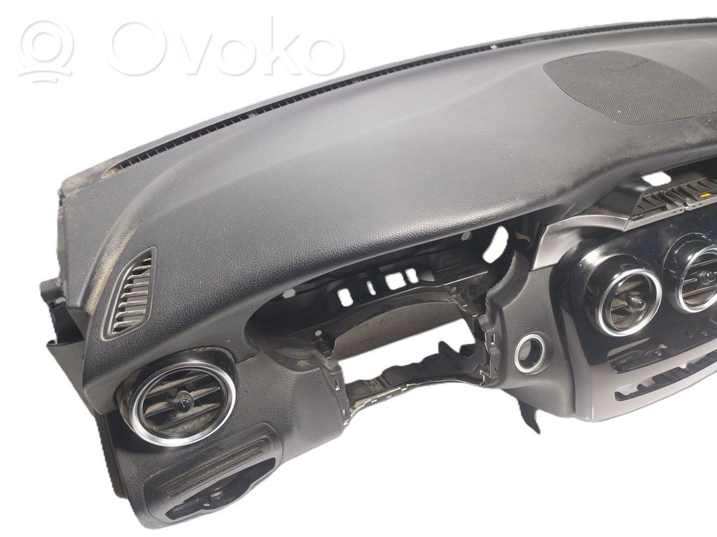 Mercedes-Benz C W205 Bord