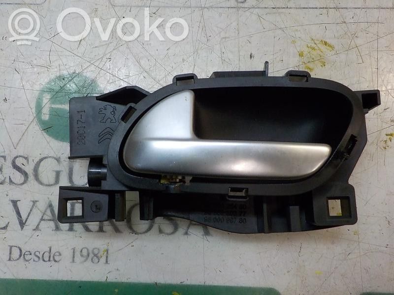 Iekšējais atvēršanas rokturītis   9143T8