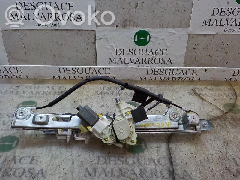 Regulador manual de la ventanilla delantera   68002896AA