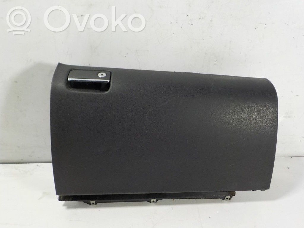 Guantera   A16468001919D84