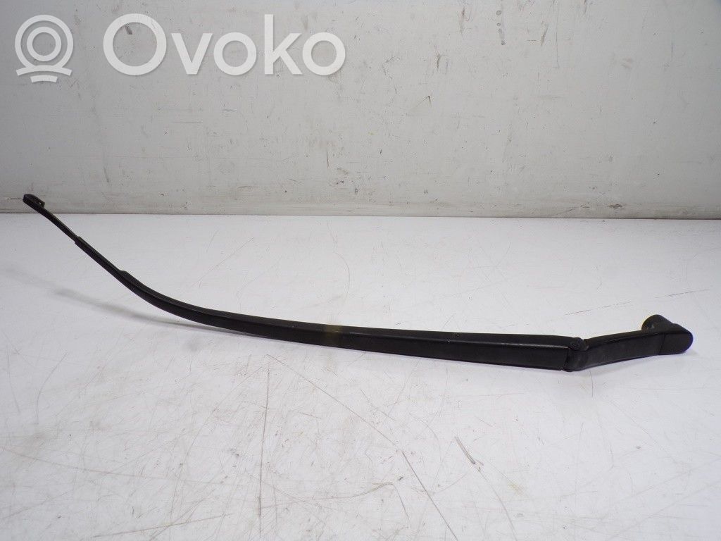 Mazda CX-7 Front wiper blade arm 