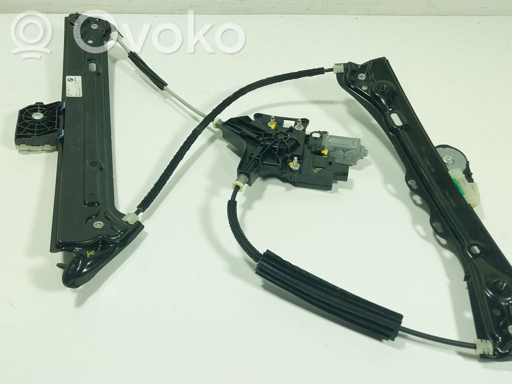 BMW 2 F46 Manualny podnośnik szyby drzwi przednich 