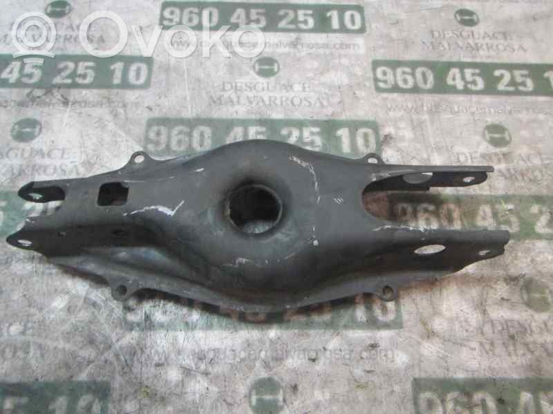 Brazo de suspensión trasero