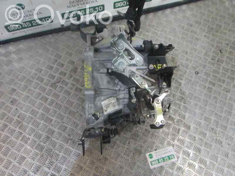 Toyota RAV 4 (XA30) Manualna 5-biegowa skrzynia biegów 