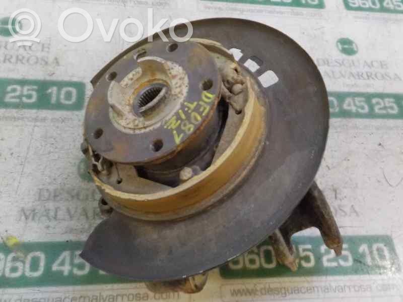 Mangueta de dirección de rueda trasera   7L8505435