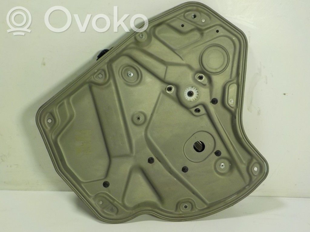 Skoda Octavia Mk2 (1Z) Mechanizm podnoszenia szyby tylnej bez silnika