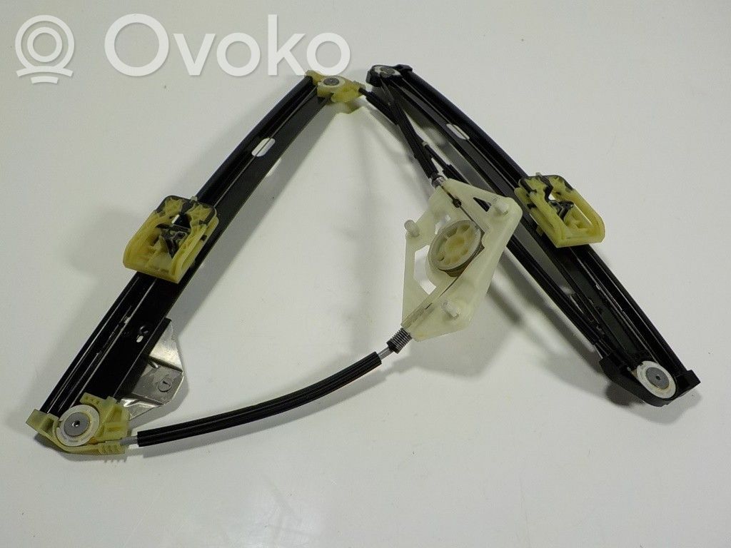 Regulador manual de la ventanilla delantera   82G837461,82G837461