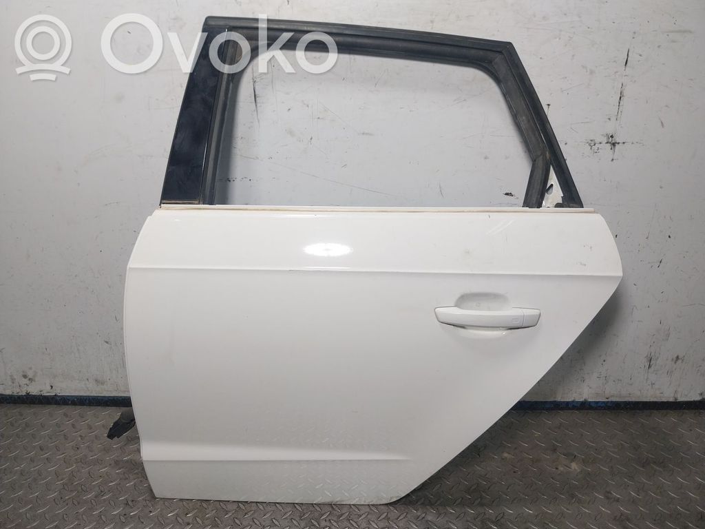 Puerta trasera   8V4833051E