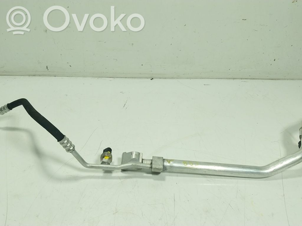 BMW X4 G02 Ilmastointilaitteen putki (A/C)