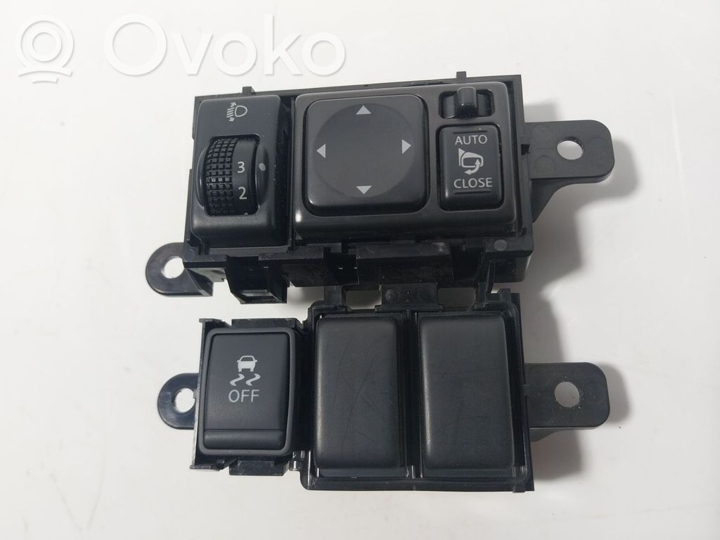 Nissan Juke I F15 Interruttore specchietto retrovisore 