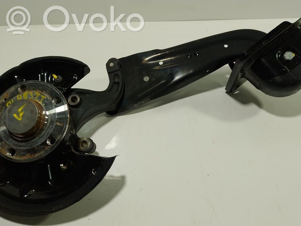 Olka-akselin laakeripesä   5Q0615611