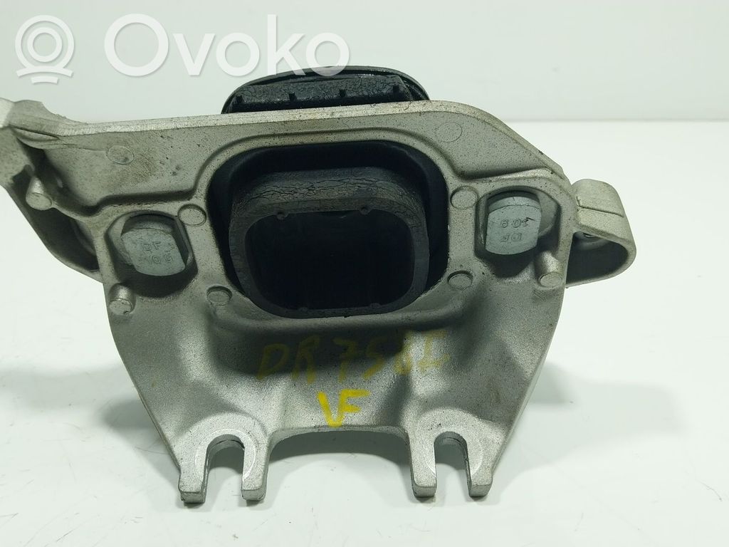 Renault Arkana Engine mount bracket 