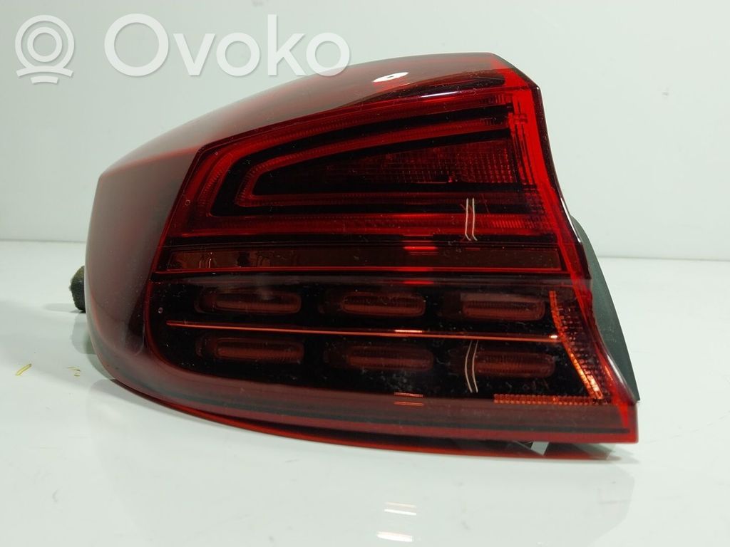 Luz trasera/de freno   92401J7150