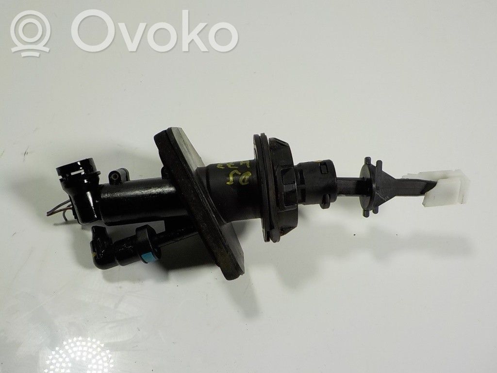 Clutch master cylinder   D09K41400