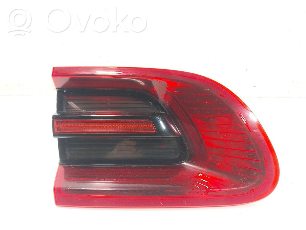 Takavalot   95B945093AD