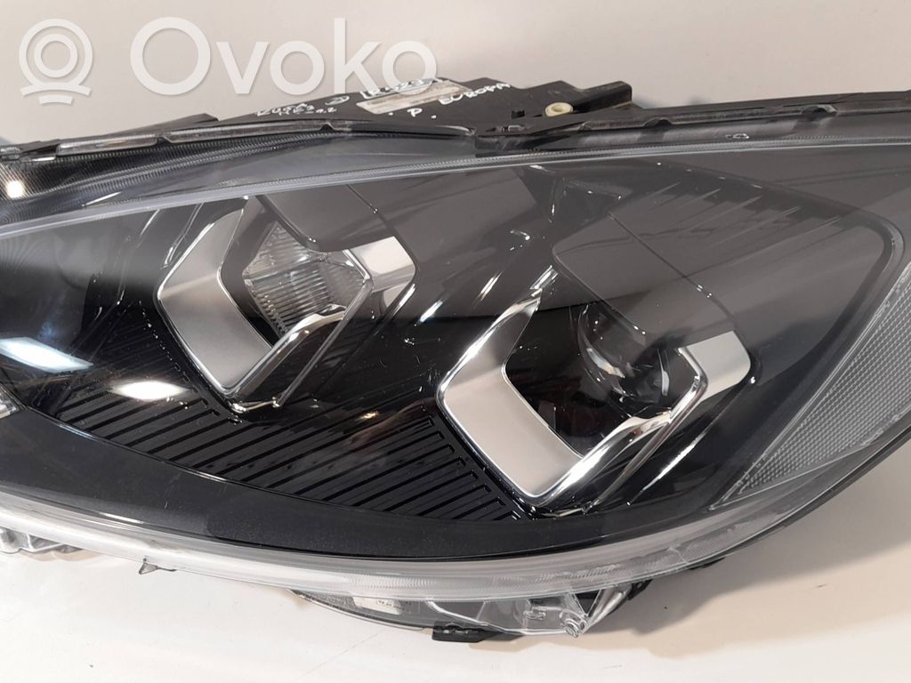 Ford Kuga III Priekinis žibintas 