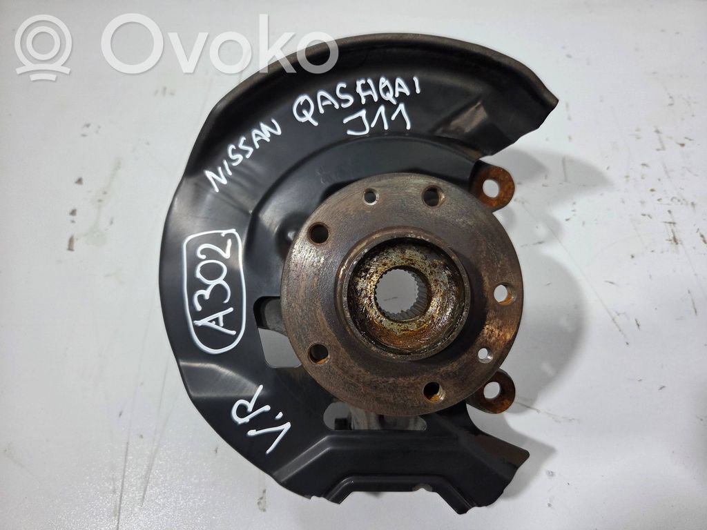 Nissan Qashqai Front wheel hub spindle knuckle 