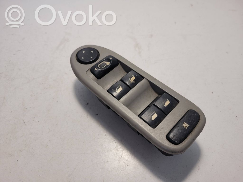 Citroen C5 Elektrinių langų jungtukas 