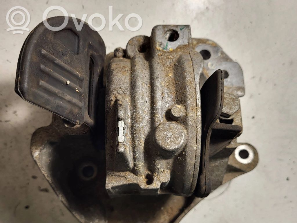 Engine mount bracket   326D08A,2600911