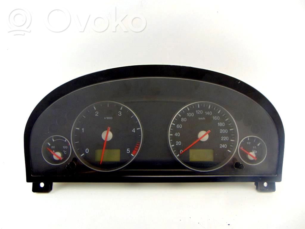 Speedometer (instrument cluster)