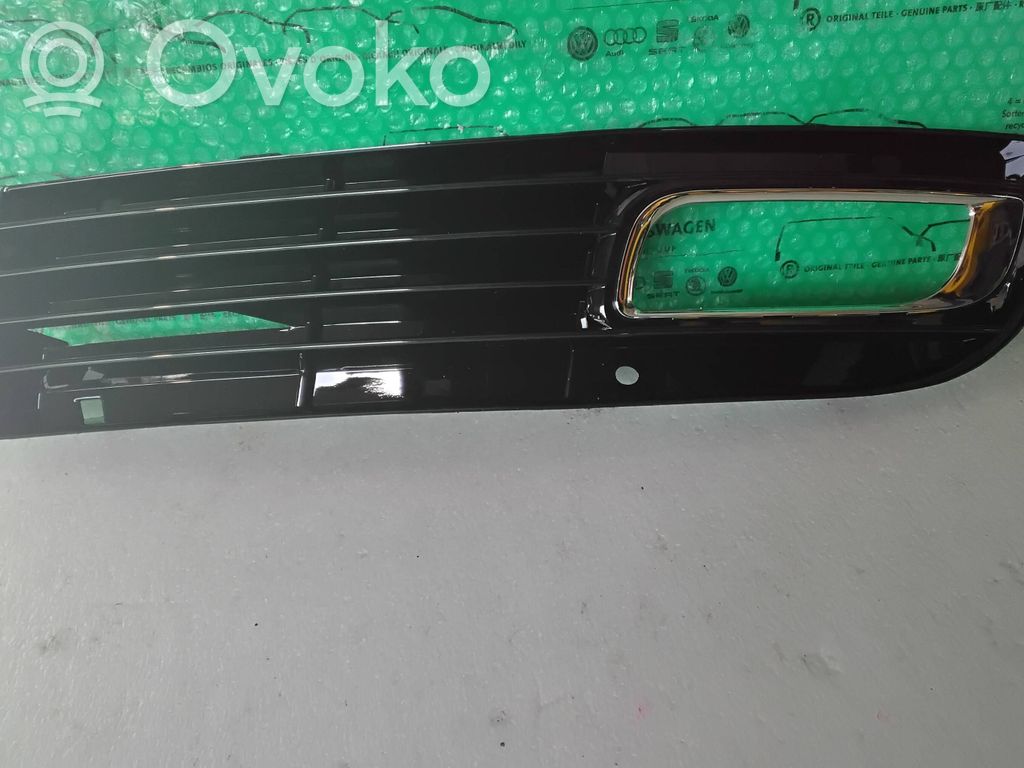 Audi A8 S8 D3 4E Front fog light trim/grill 