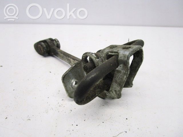 Opel Corsa C Takaoven pidätin 