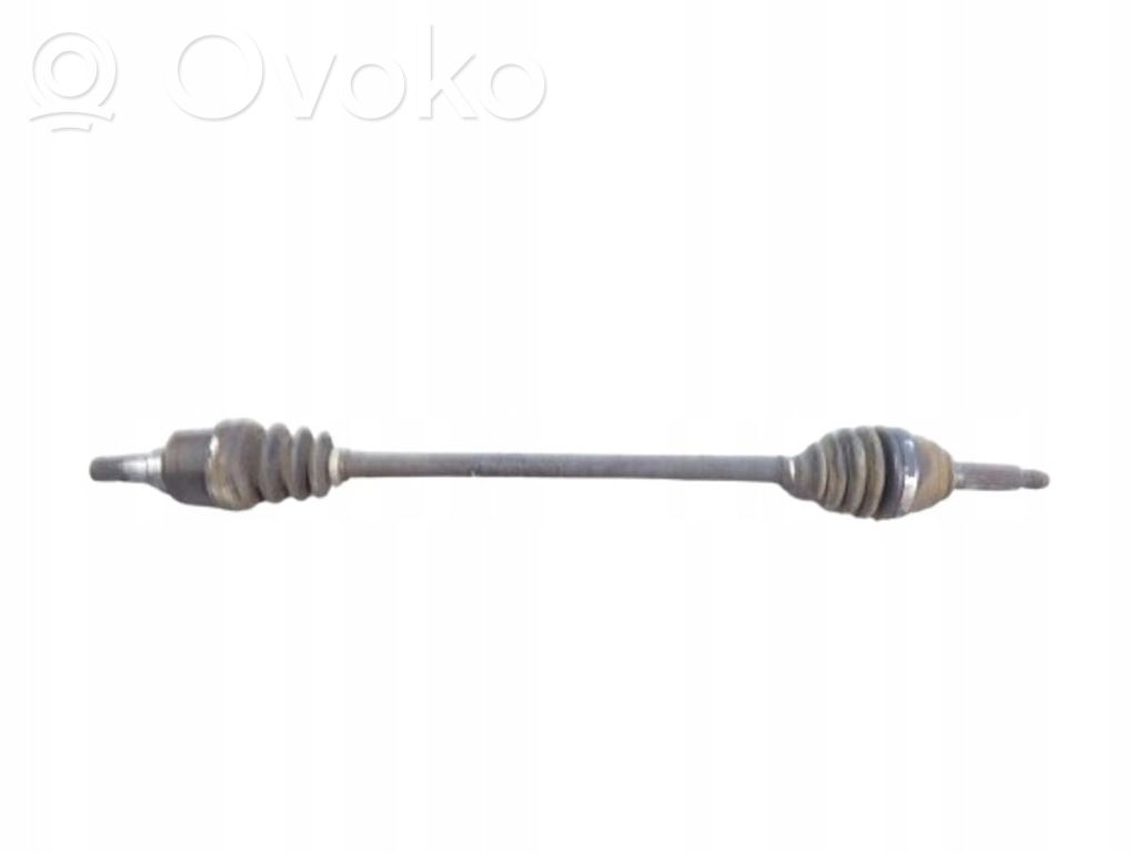 Etuvetoakseli