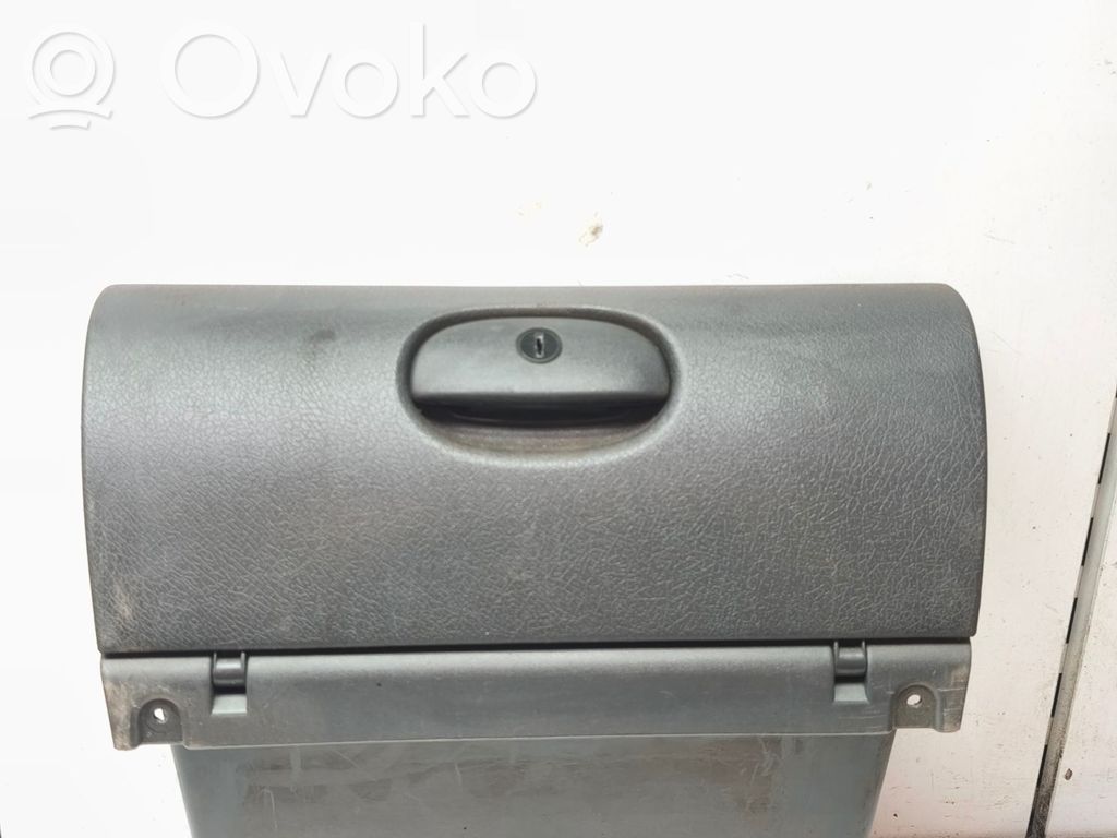 Opel Corsa B Glove box 