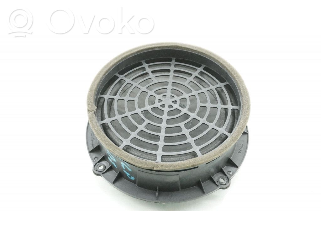 Audi A8 S8 D4 4H Subwoofer-bassokaiutin 