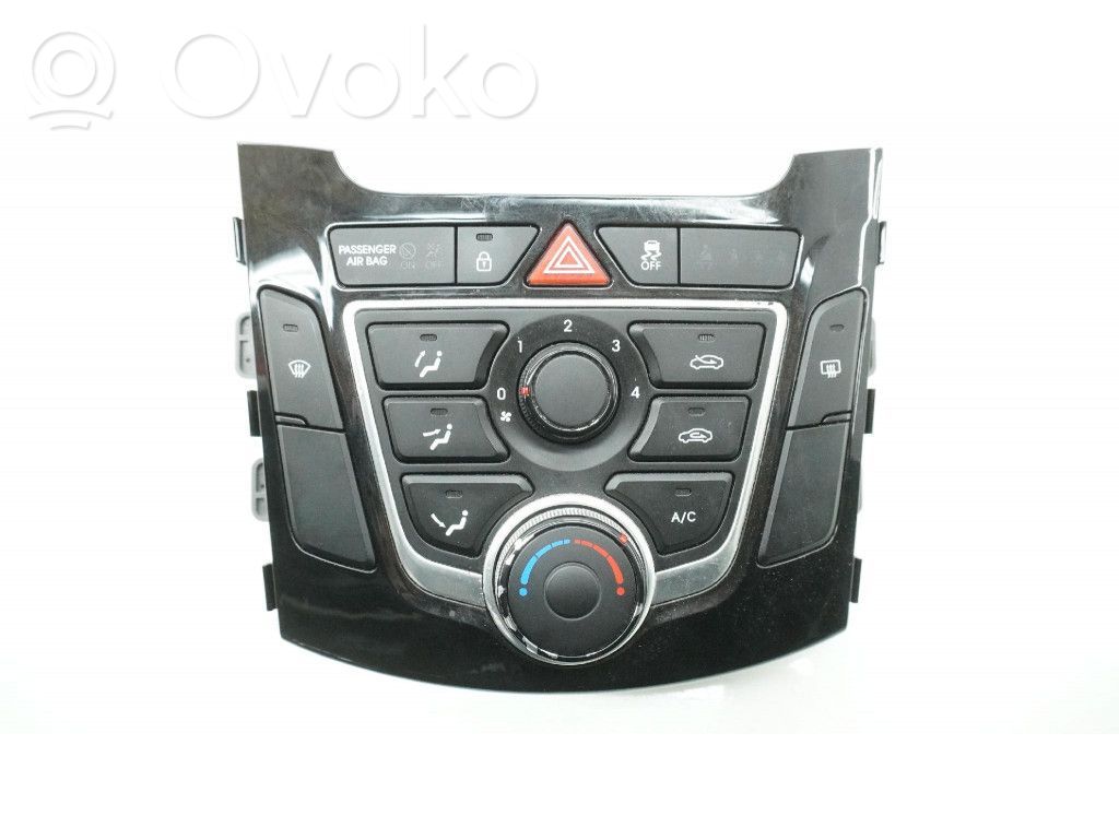 Hyundai i30 Panel klimatyzacji 