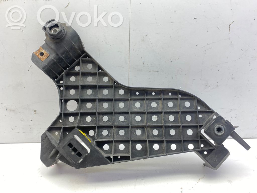 Audi Q3 8U Headlight/headlamp mounting bracket 