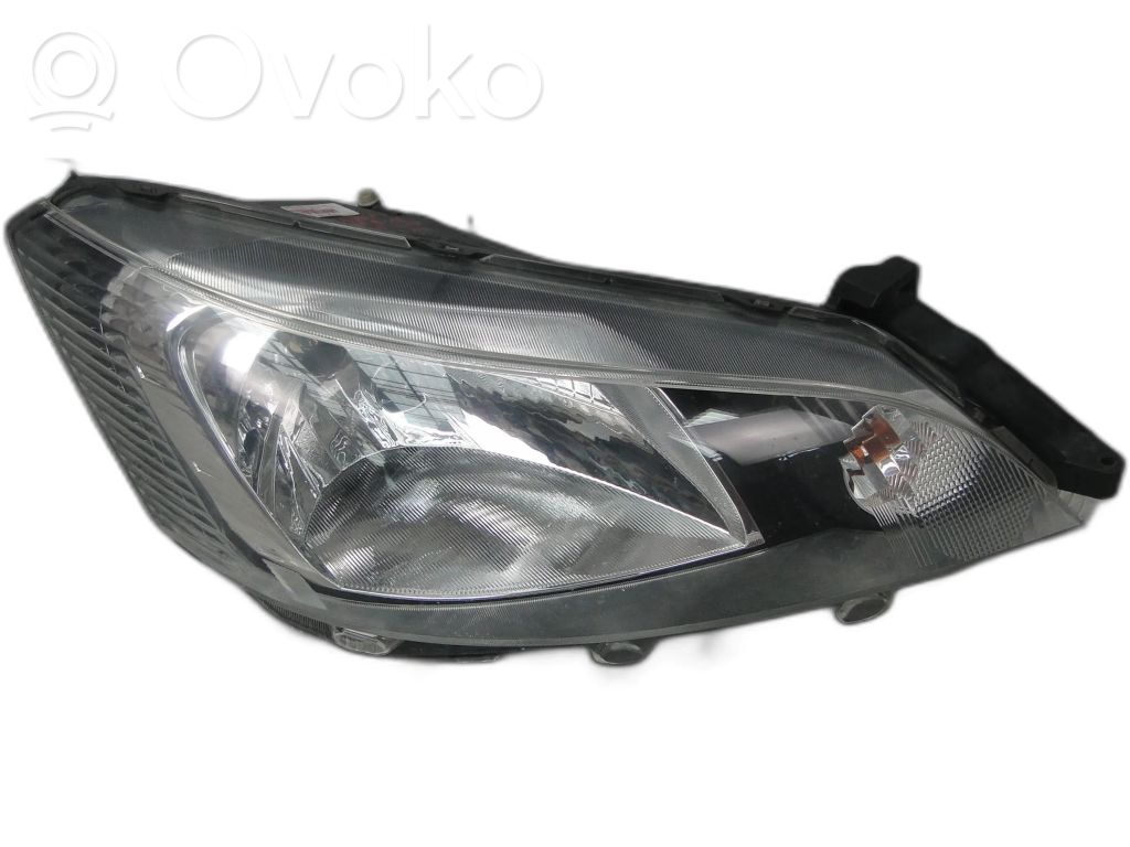 Nissan Qashqai Lampa przednia 