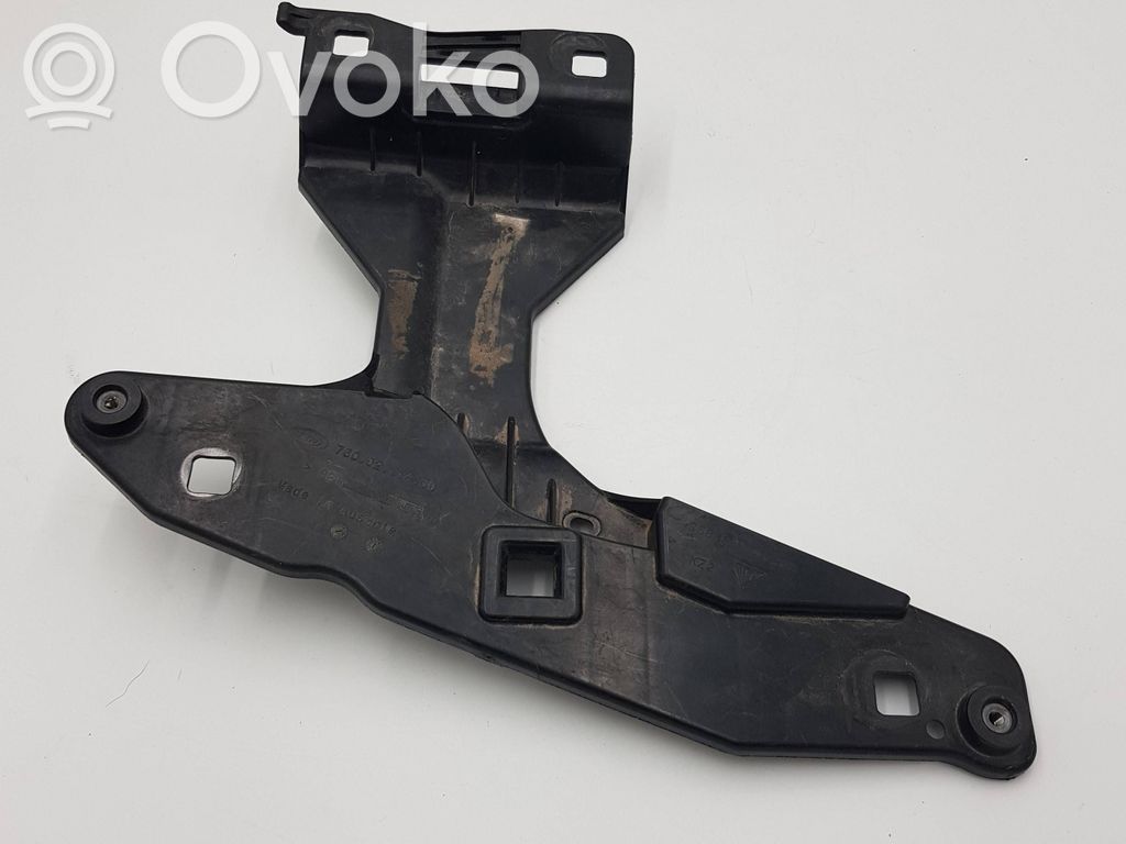 Porsche Macan (95B) Headlight/headlamp mounting bracket 