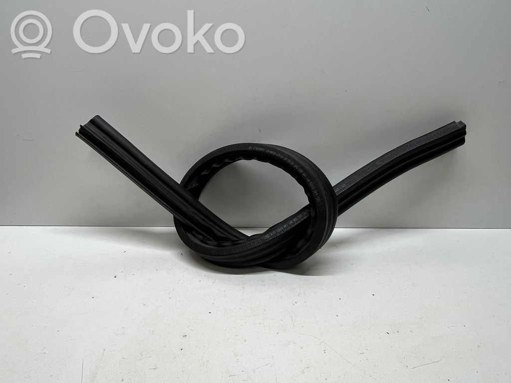 Engine compartment rubber   4M0823723