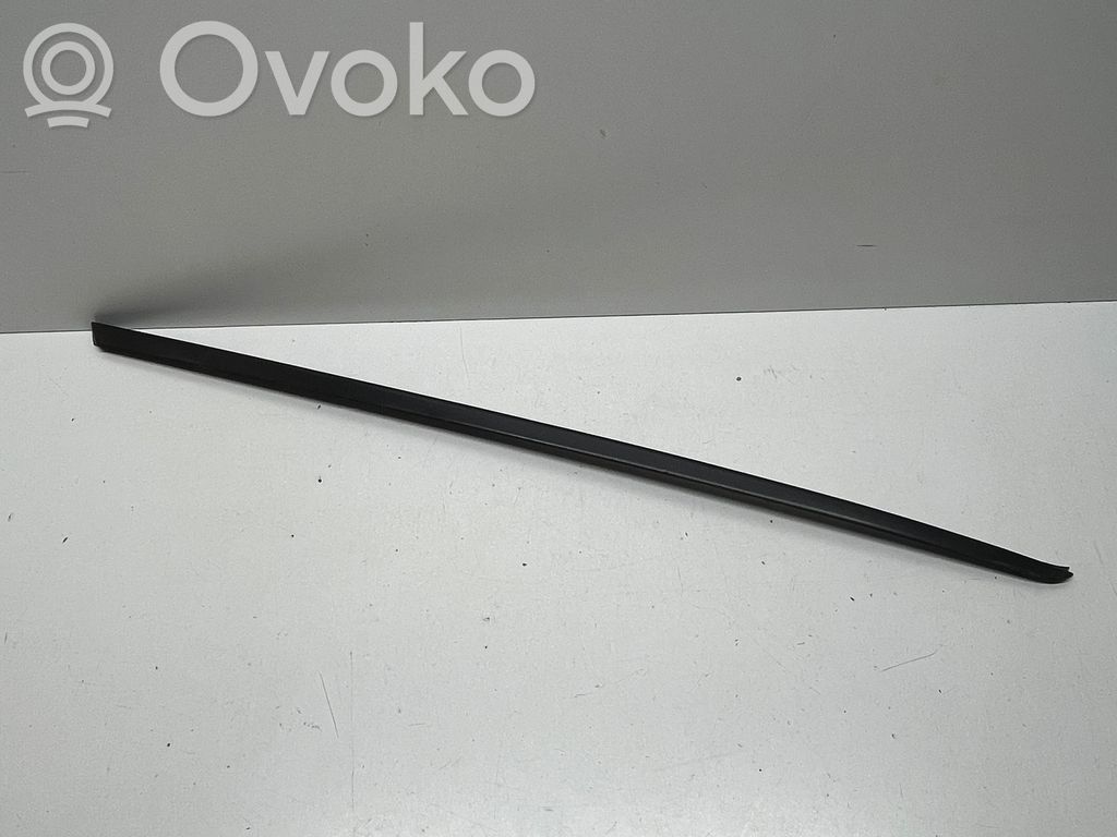 Audi Q8 Windshield trim 
