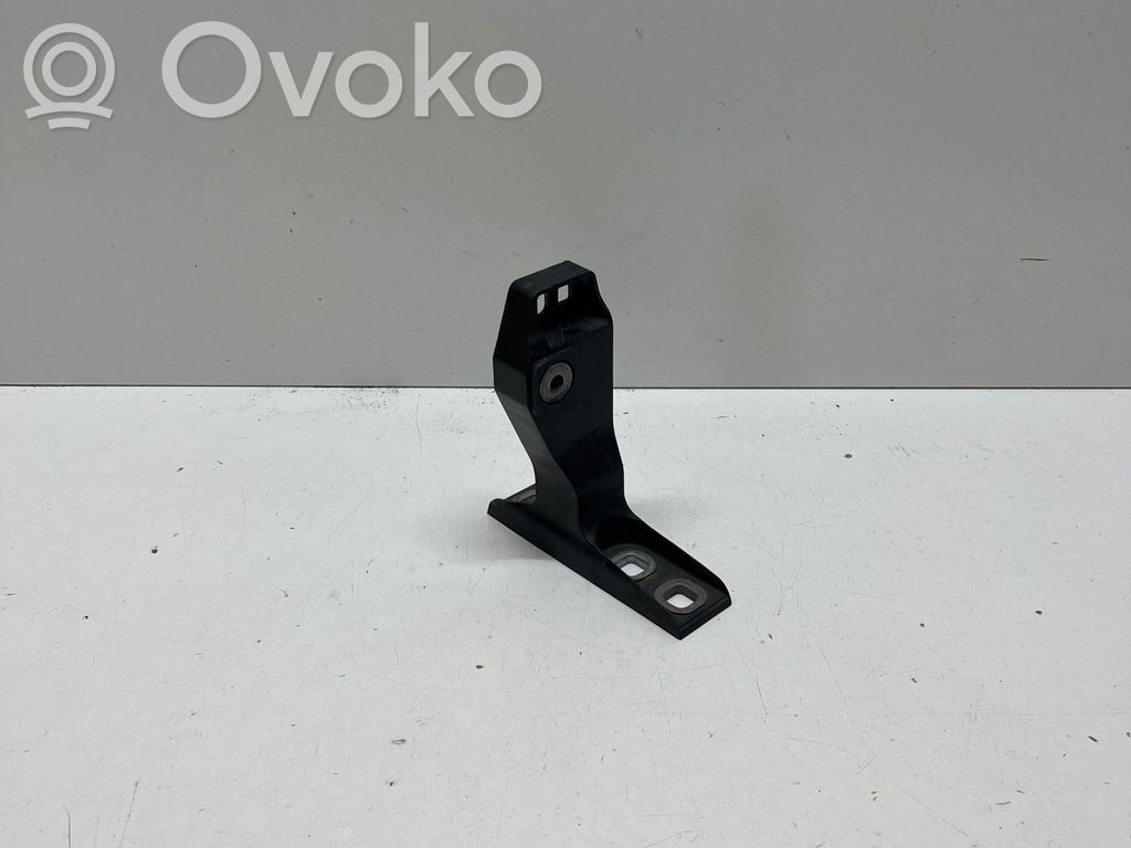 Audi Q7 4M Front bumper mounting bracket 