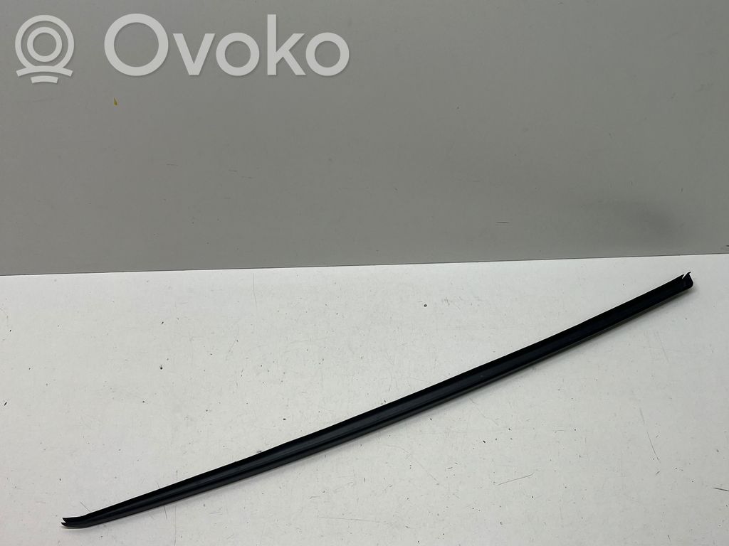 Audi Q8 Windshield trim 