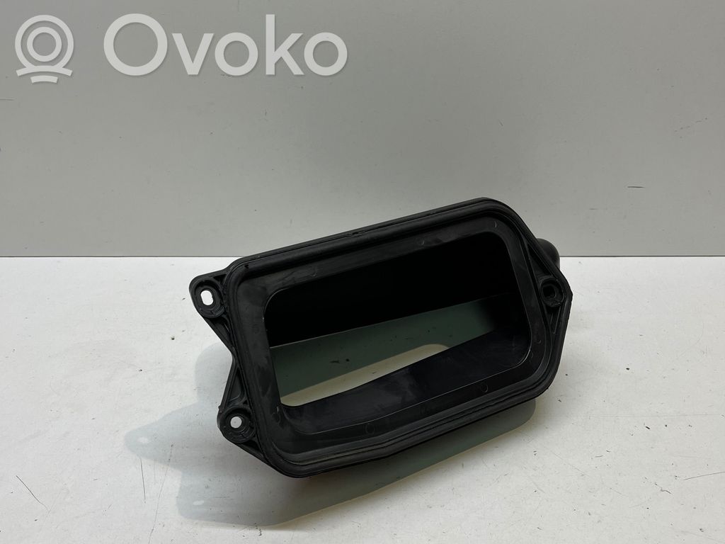 Porsche Macan (95B) Air intake duct part 