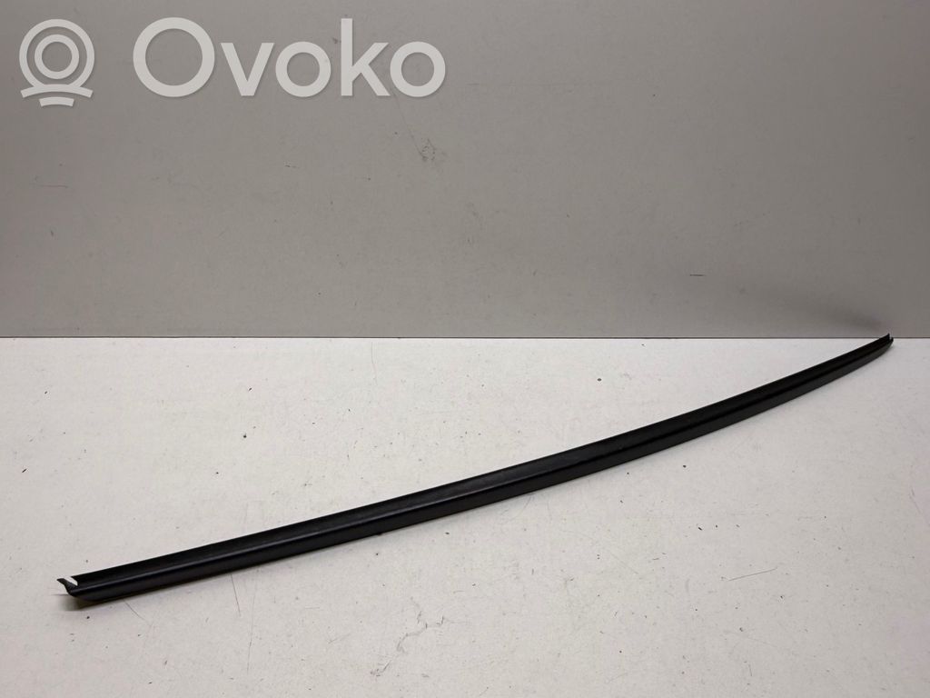 Audi Q8 Windshield trim 