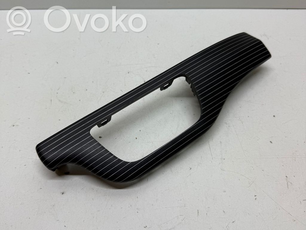 Panel trim   4M1853189