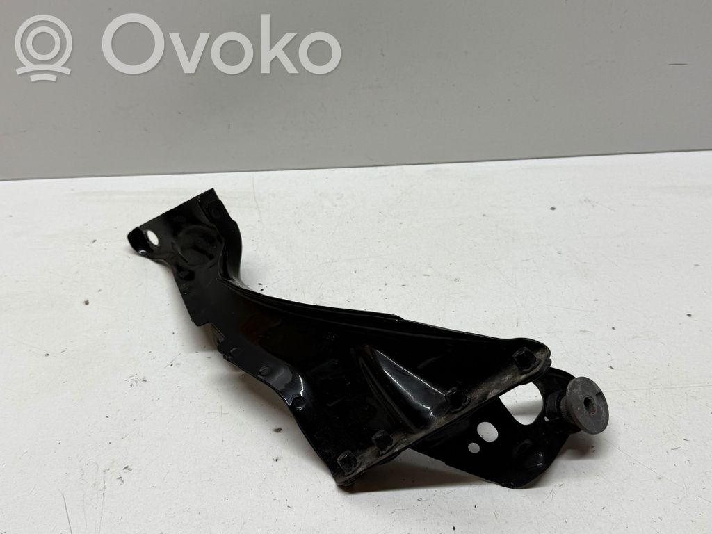 Audi A6 C7 Fender mounting bracket 