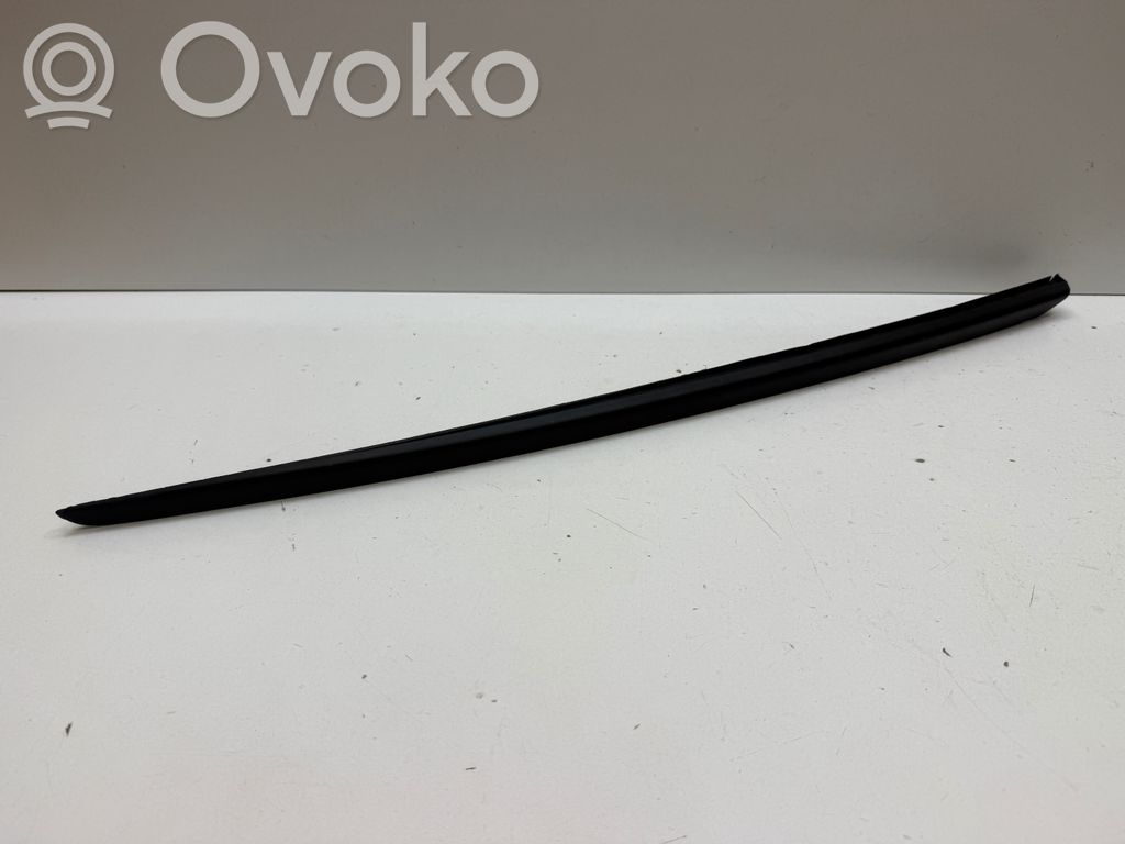 Listwa szyby czołowej / przedniej   8Y0854328