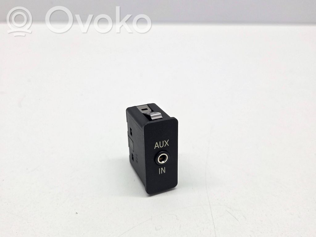 BMW 3 E90 E91 Enchufe conector entrada auxiliar 