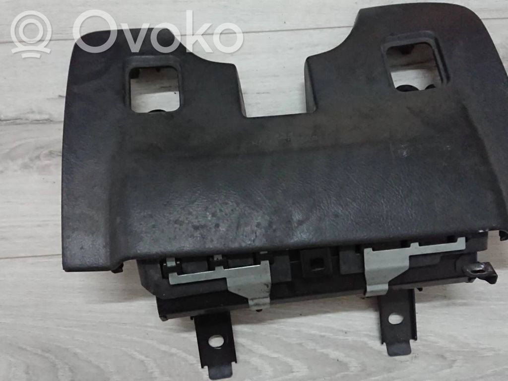 Toyota Avensis T250 Paneļa dekoratīvās apdares vairogs (apakšējais) 