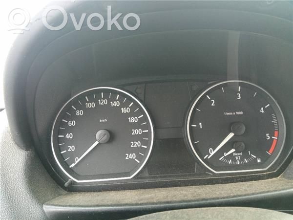BMW 1 E81 E87 Spidometrs (instrumentu panelī) 