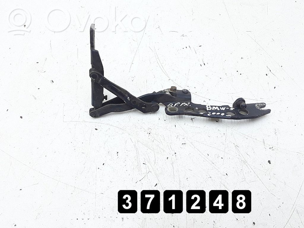 Engine bonnet/hood hinges