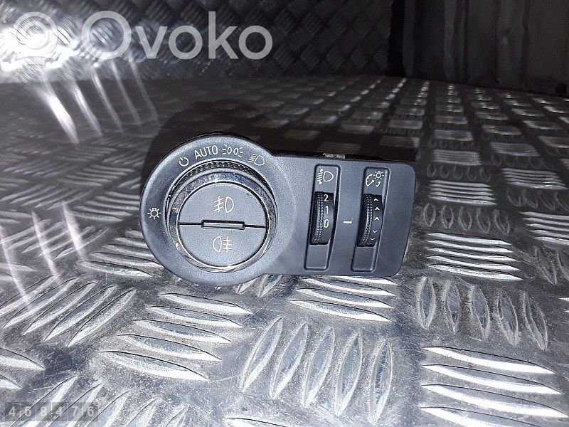 Comutator lumini   13268702